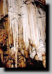 Une des grottes de la Baie d'Ha Long